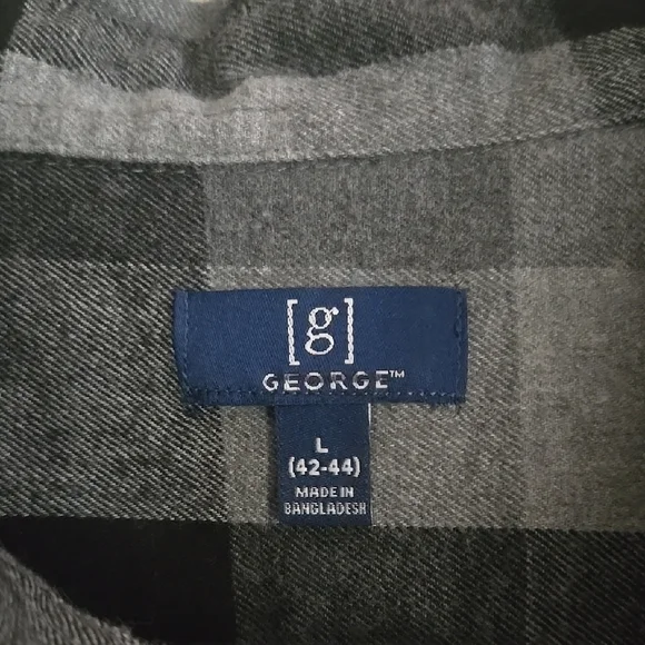 Men's Black and Gray Checkered Shirt - Picture 4 of 7